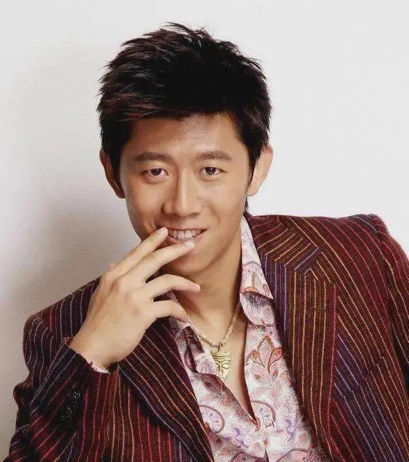 夏雨|娱乐圈最“寒酸”婚礼曝光：连婚纱都没有，他们居然还是模范夫妻