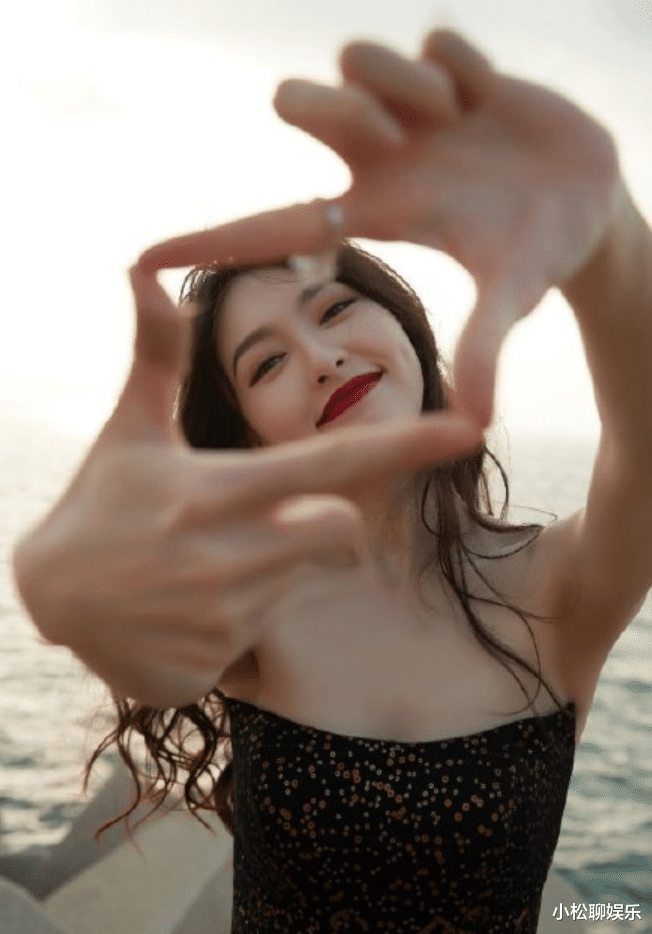 唐嫣|唐嫣晒车内自拍，糖糖三十八岁首张照片，自拍水平有进步