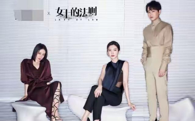 江疏影|江疏影《三十而已》后首进组,黑丝大长腿,与小8岁男主cp感十足