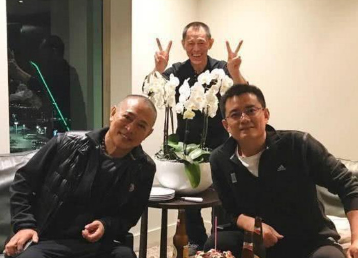 李连杰大火后请大哥做助理年薪120万为啥二哥还在农村种地