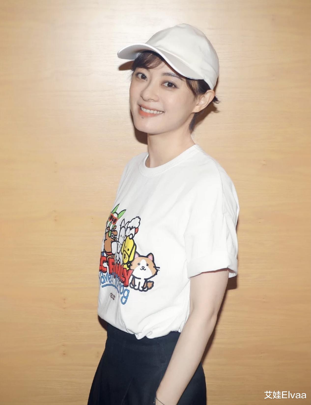 明星|孙俪变成养生达人，穿卡通T恤让大家夏天戴围巾，网友纷纷表示赞同