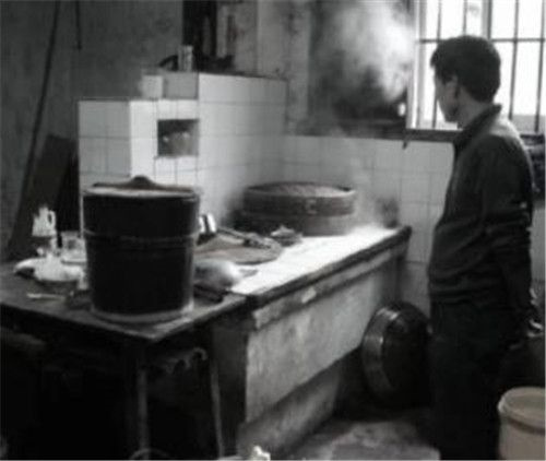 湖北 湖北鹤峰县一场家庭畸恋引发的灭门惨案