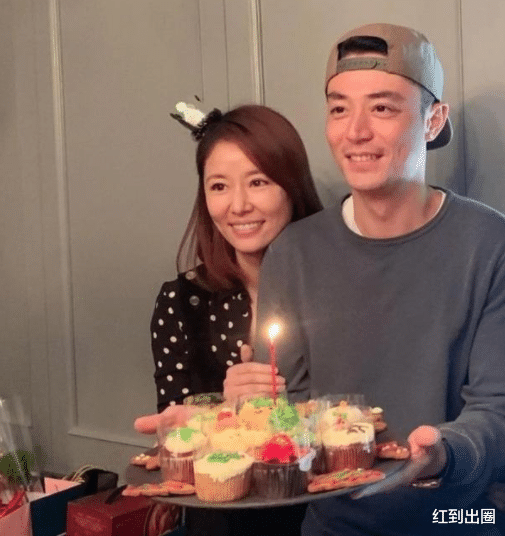 王力宏|霍建华私下和朋友聚会被拍,面色红润疑喝醉,一把搂住老婆林心如