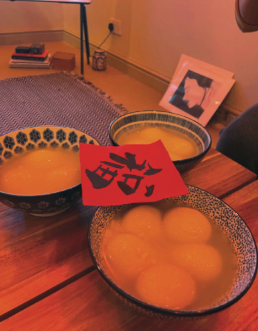 尼格买提|尼格买提妻子留海外过年，饭菜朴素显心酸，与老公六年无互动