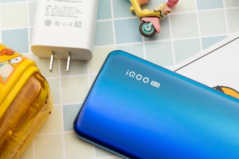 iQOO Z1x测评： 千元级高刷屏水桶手机
