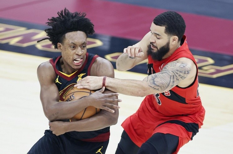 湖人队|东契奇三节37分仍无缘今日最佳！不好意思，你遇上现役第一人了