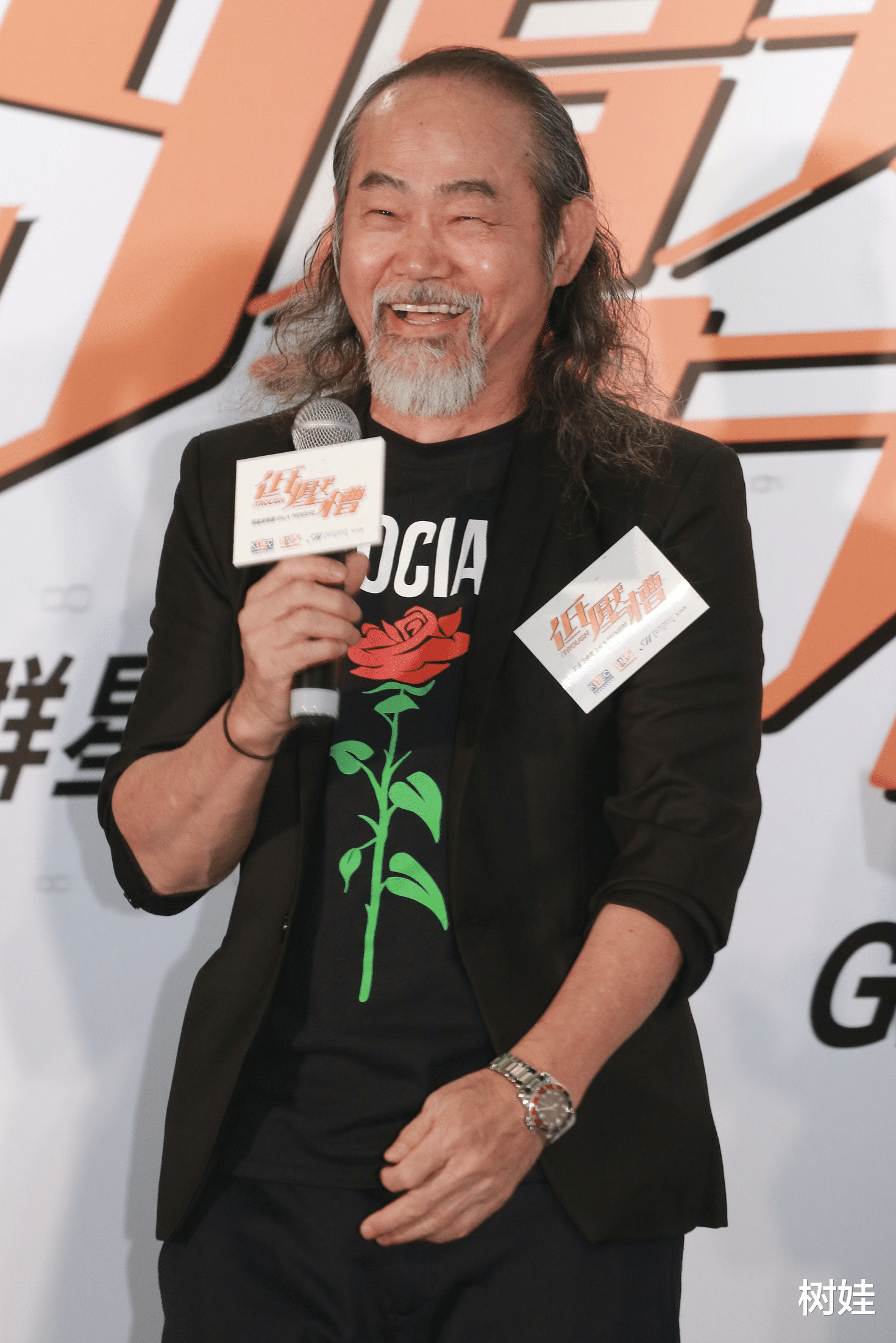 秦岚|69岁元华为儿子拍好莱坞电影，已半隐半退长居国外，享受弄孙为乐