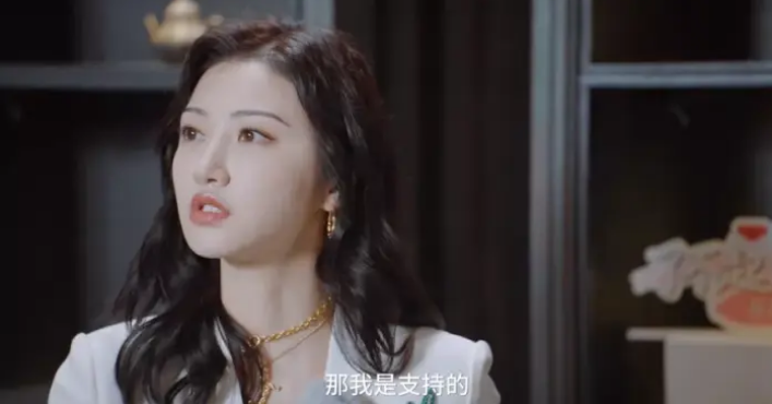 黄奕|黄奕女儿自曝遭侵犯，爸爸诱导自己拍视频：“黄奕，你到底在干吗？”