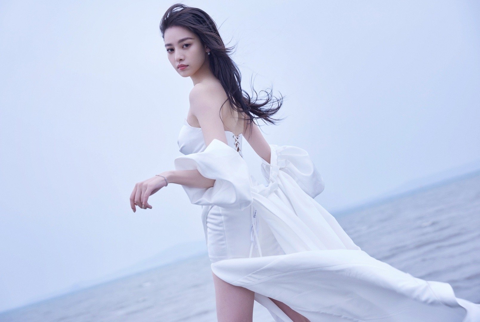 高瀚宇|《雪中悍刀行》14位美女换上现代装,一个比一个惊艳,你喜欢哪个