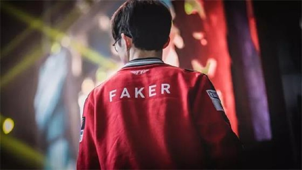 Uzi|Uzi为什么无冠超bang,一冠超Faker?别拿世界第一AD开玩笑