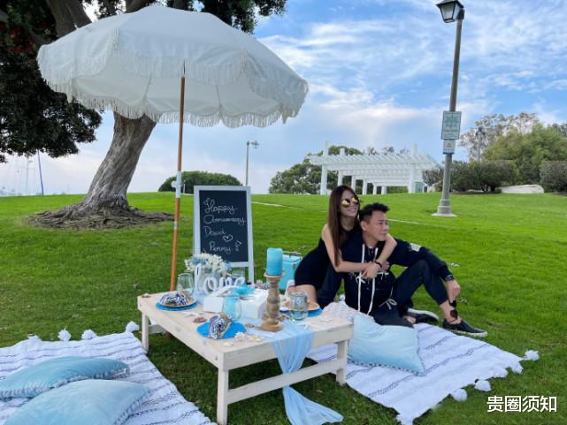 陶喆|陶喆庆祝结婚7周年，晒出一家三口的背影直呼很幸福，精心给老婆制造惊喜