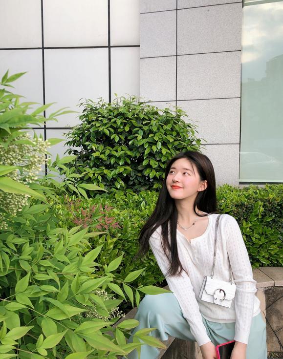 赵露思|有种美甲叫赵露思的，5个手指头画5种图案，并在一起却又莫名和谐