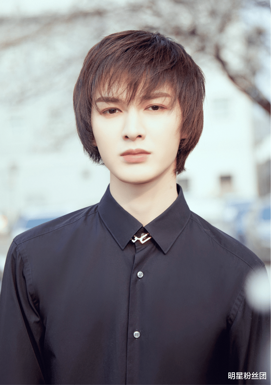 郑爽|郑爽日薪208万被曝光后，多位明星注销工作室，在慌什么？