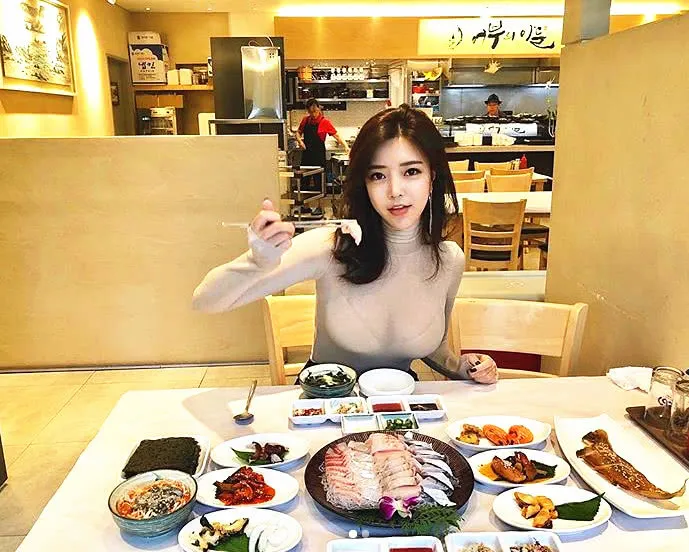 冷月恋爱顾问|女人的这三个行为，说明想跟你回家，别错过机会！