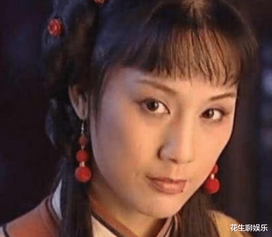 |她因“一颗痣”成名，与导演同居27年不领证，如今63岁患癌认不出