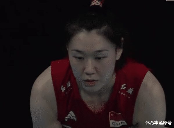 女排|0：2到3：0！中國女排翻身完成救贖，郎平制造經典，第四勝沒懸念