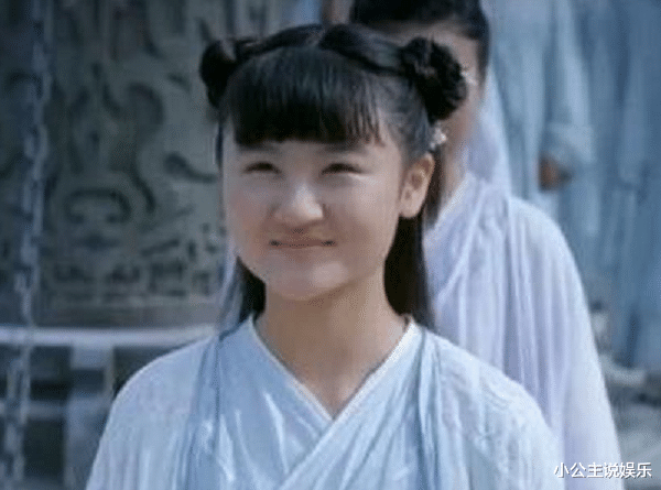 陆子艺|她6岁与成龙一起上春晚，14岁因演《花千骨》被吐槽，如今怎么样