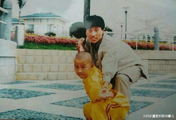 童星|张国立的干儿子，童星出道红遍中国今，如今30岁丑到无人认识