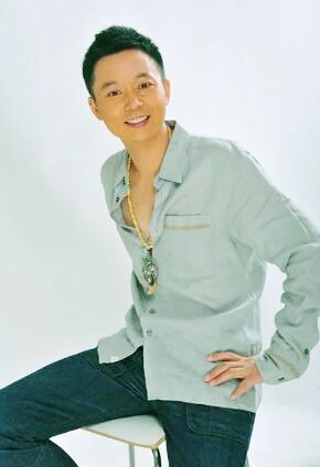 孙逊|“反派专业户”刘奕君：曾在西影厂抄工作条多年，再婚后又生一女