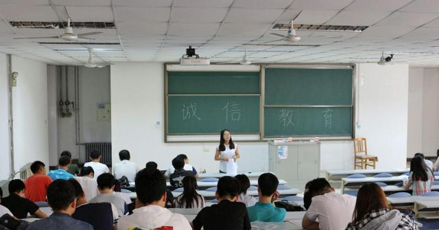 英语四六级|“四六级”有新规定，不少学生失去报名资格，无法参加6月的考试
