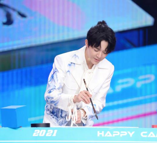 陈飞宇|丁程鑫对宋妍霏绅士手，但遇上她就无所顾忌，粉丝还不怒反笑？