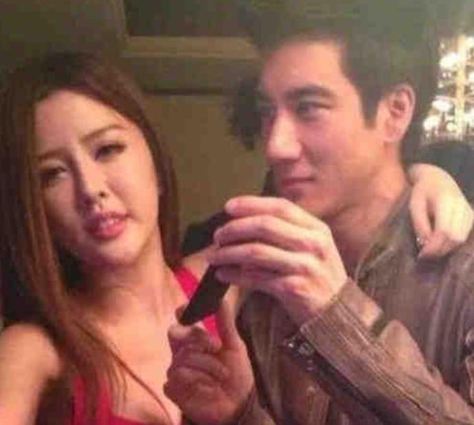 王力宏|李靓蕾锤王爸爸说谎，喊话王力宏下午三点前道歉，不然就告他诽谤