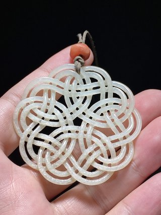 和田玉籽料|清 和田玉籽料 白玉 绞丝佩 结式佩