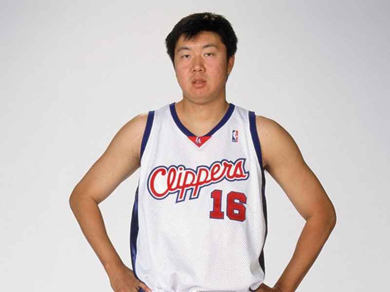 周蕾|事业家庭难两全？王治郅重返国家队，90后娇妻却发文疑似离婚