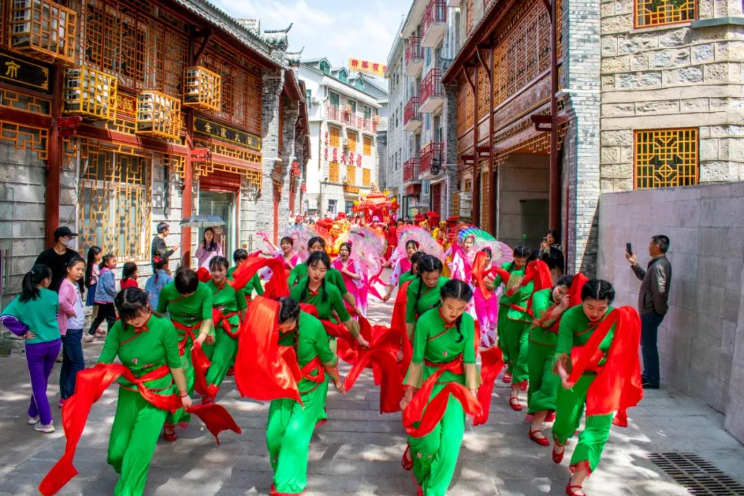 新报业传媒 立夏 鸡公山景区“五一”小长假完美收官