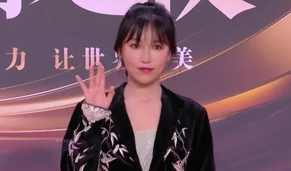 李子柒|微博之夜网红聚集：李子柒脸肿嘴歪，李佳琦撞衫鹿晗，丁真太抢手