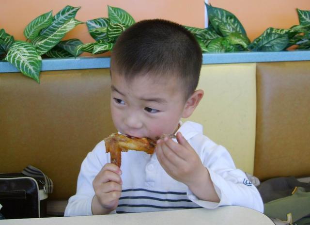 肝脏|这3种食物，吃一口等于1包辣条！医生坦言：从不让自家孩子吃