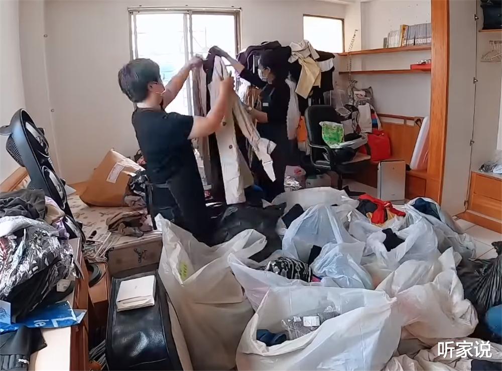 设计师|土豪夫妻请12名整理师，9小时整理囤积衣物的4层别墅，网友：佩服