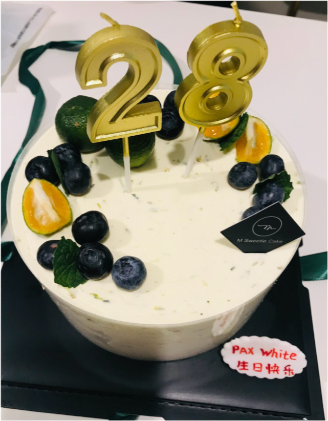 张晋|13届快男重聚为白举纲庆生，蔡少芬张晋也为“儿子”送惊喜，小白被感动哭