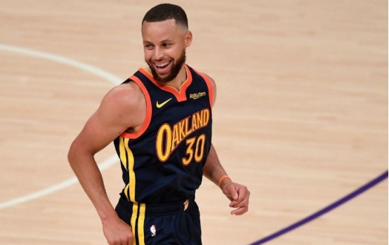 斯蒂芬·庫里|庫里這種級(jí)別的球員，鐵到這種程度，從戰(zhàn)術(shù)層面找原因是解釋不了