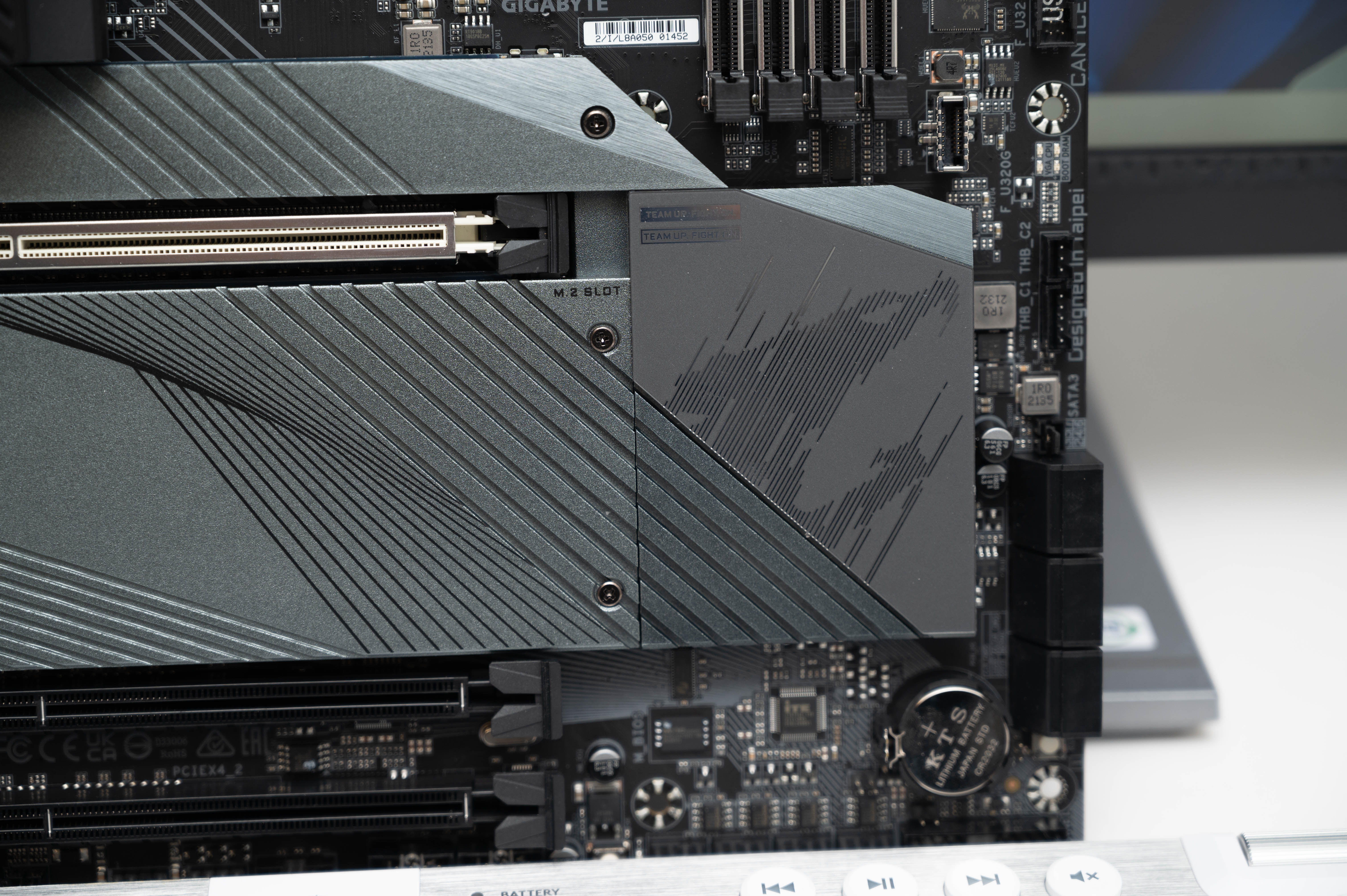 技嘉|可以，这很雕！技嘉大雕Z690驾驭12代i9-12900K上手简测