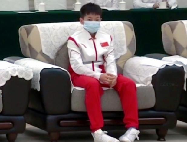 关志玲时尚小助手|太忙碌!全红婵刚登央视,又立马抵西安冲2金牌!教练1细节暖了!