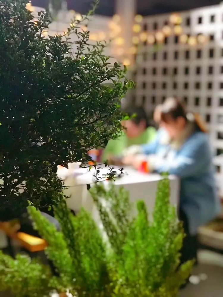 四楼80㎡荒废露台，DIY打造空中小花园，成了朋友们聚会的打卡地