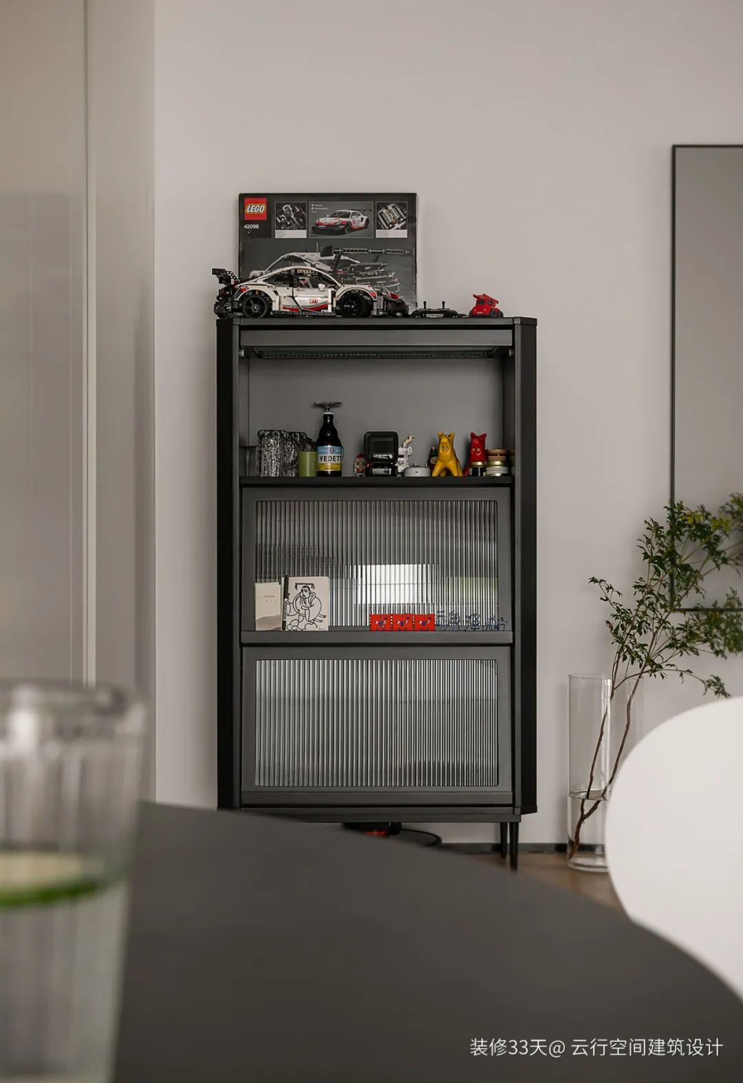 装修设计：阳台隔出一间房，75平刚需颜值两居