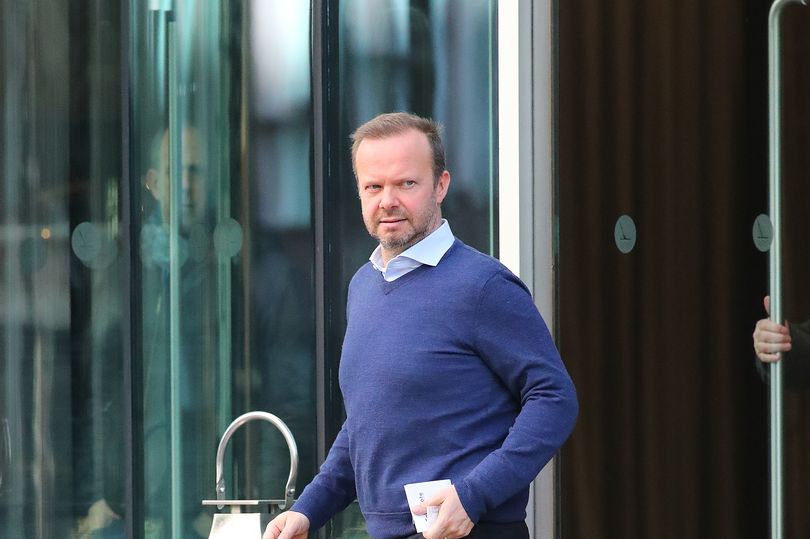 曼联|曼联错估转会费买范德贝克，导致无缘桑乔格拉利什！巨头以为钱够