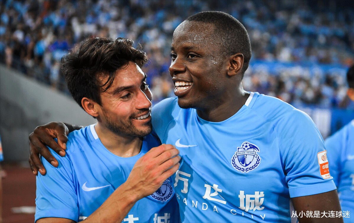 蓋坦|厲害了我的大連人！蓋坦復(fù)出首秀罰進(jìn)點(diǎn)球，斬獲烏拉圭冠軍