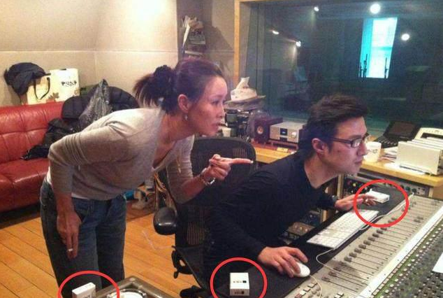 黄渤|身价过亿的明星吸什么烟？赵本山的最贵，冯小刚的亮眼，最服黄渤