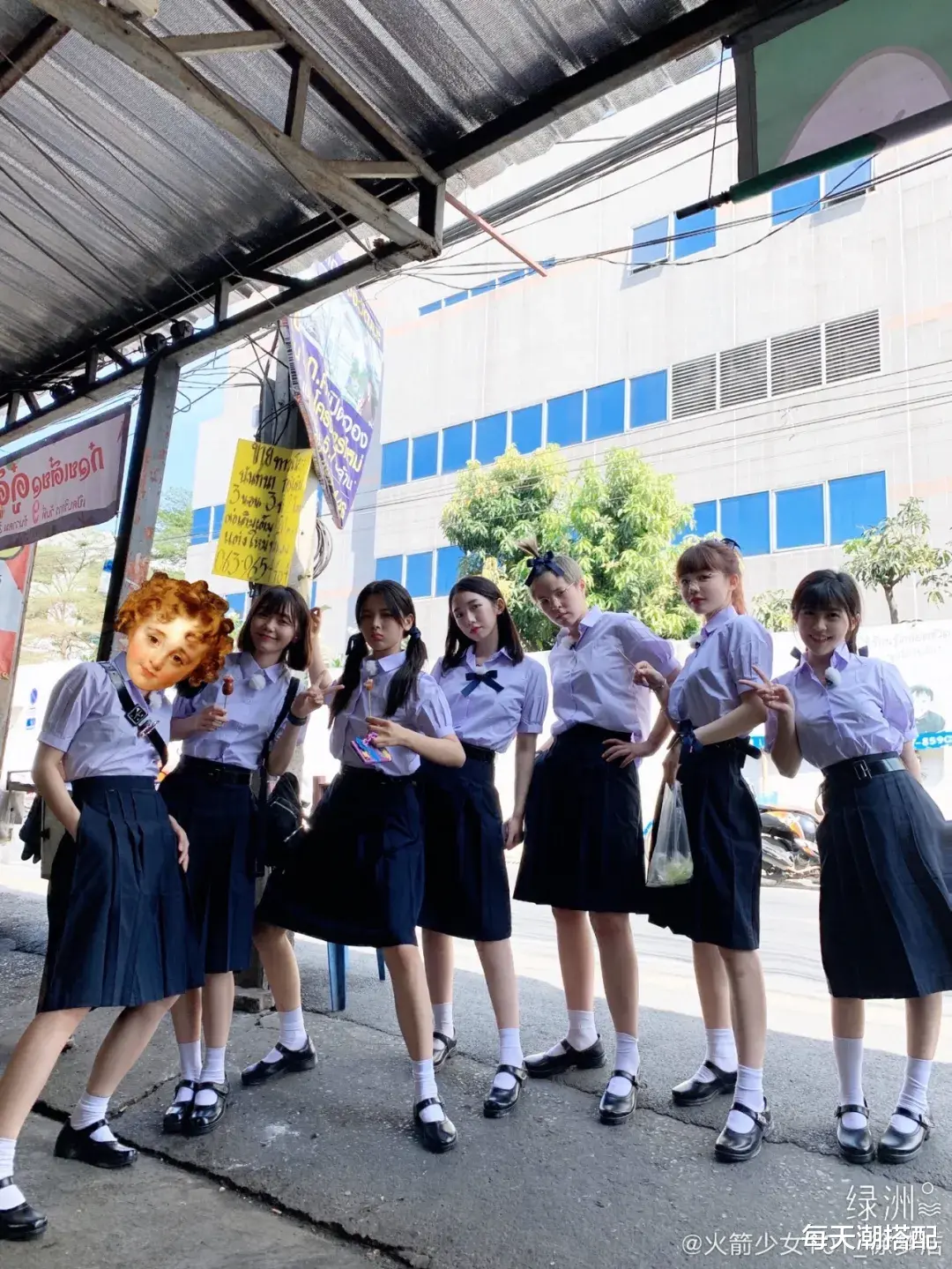 每天潮搭配|别穿碎花裙了！初秋第一条裙子，一定要选这件！