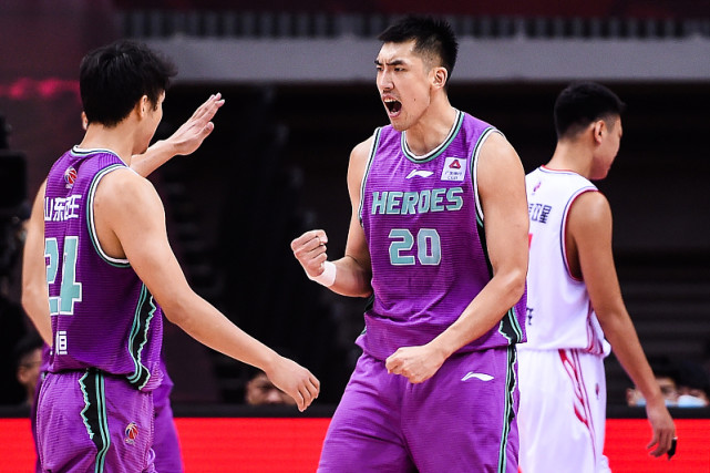 山東男籃|名記爆山東沖擊四強(qiáng)有利消息！球迷怒斥徐長(zhǎng)鎖沒魄力，換帥在即？