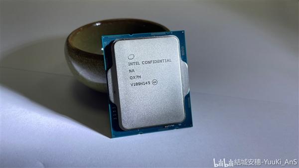 显卡|Intel 12代i9-12900K真身近照：16核心冲上4.5GHz