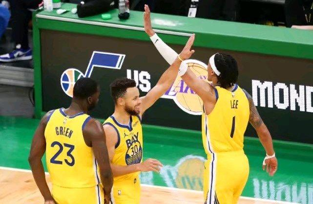 斯蒂芬·庫里|如臻化境！庫里單月85記三分破紀(jì)錄，100個真的不是夢？