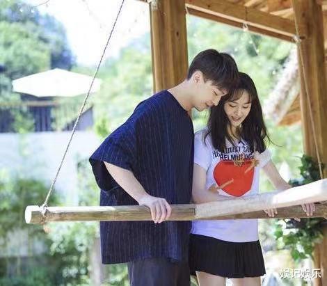 张恒|张恒傲娇晒娃截屏曝光，给好友看宝宝爬行的可爱模样，父爱爆棚