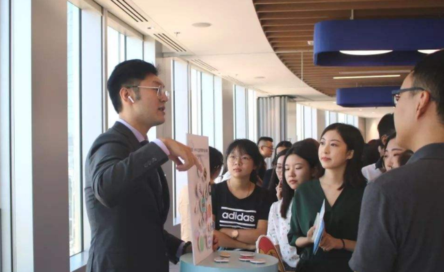 求职|“当过学生干部算优势吗”，大企业面试官的反问，令毕业生无言