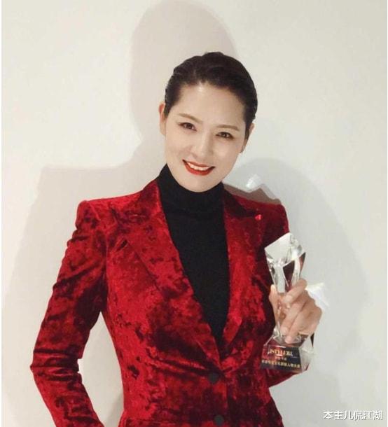 何超莲|嫁3婚大15岁导演，将女儿改姓，46岁独自带娃，马艳丽如今怎样了