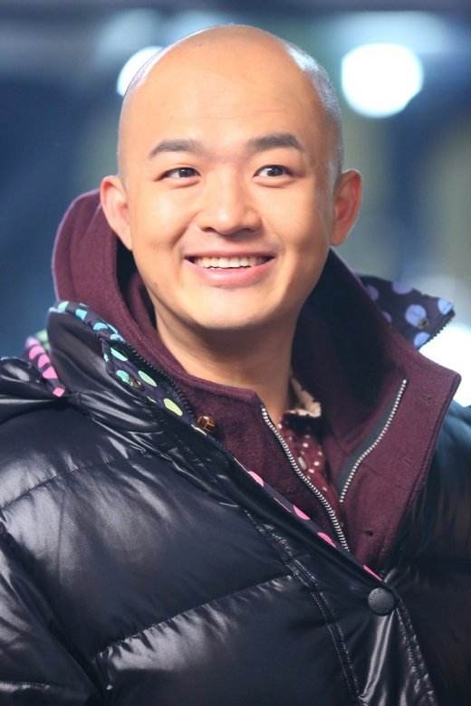 鞠婧祎|37岁包贝尔翻拍电影成瘾：亏到公司倒闭被徐峥当众讥讽，伴娘事件影响大？