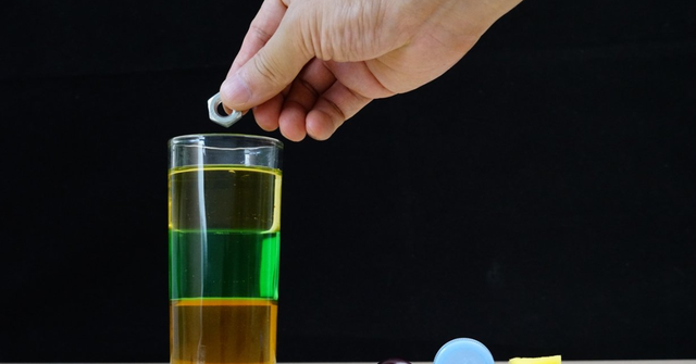 地球上的水44亿年都不会过期，为何被装入瓶子后很快就会过期？